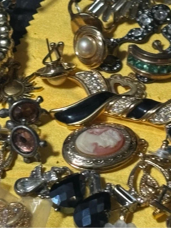 Women’s Multicolor vintage jewelry lot - Picture 8 of 12